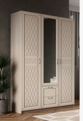 Шкаф трехдверный с зеркалом "Париж" № 2 в Пыть-Яхе - pyt-yah.mebel-tymen.ru | фото